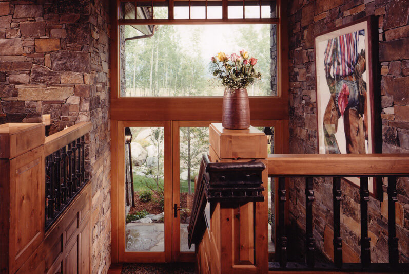 Stairs leading to front foyer and front door. Stairs leading to front foyer and front door.