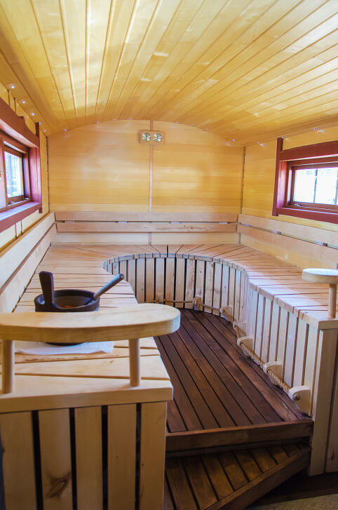 Unusual U-shaped bench. Single bench is built up off the ground which is good for heat placement. Ceiling is arched. Unusual U-shaped bench. Single bench is built up off the ground which is good for heat placement. Ceiling is arched.