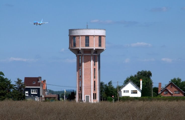 The water tower structure offers an extremely novel layout for the designers to create a home in. The water tower structure offers an extremely novel layout for the designers to create a home in.