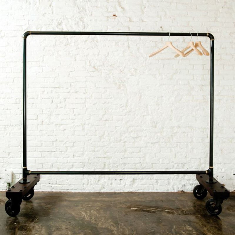 It's pretty minimalist, and the wheels mean you can easily move it when you need to. It's pretty minimalist, and the wheels mean you can easily move it when you need to.
