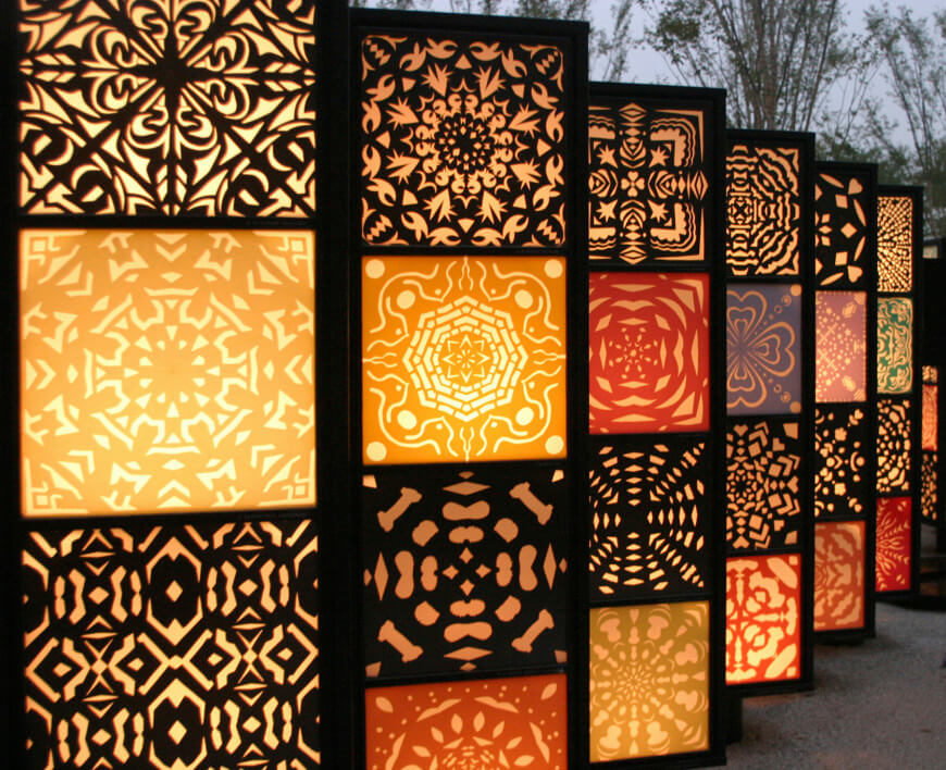 These lighted privacy screens make a serious statement when added to a garden or patio. They're best placed in patios where the landscaping is simplistic, so they don't compete. These lighted privacy screens make a serious statement when added to a garden or patio. They're best placed in patios where the landscaping is simplistic, so they don't compete.