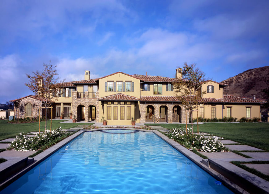 This massive swimming pool is elegantly landscaped and is plenty large enough for a pool party! This massive swimming pool is elegantly landscaped and is plenty large enough for a pool party!