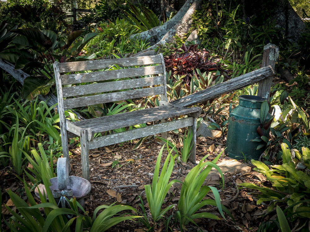 60 Garden Bench Ideas (Photos)