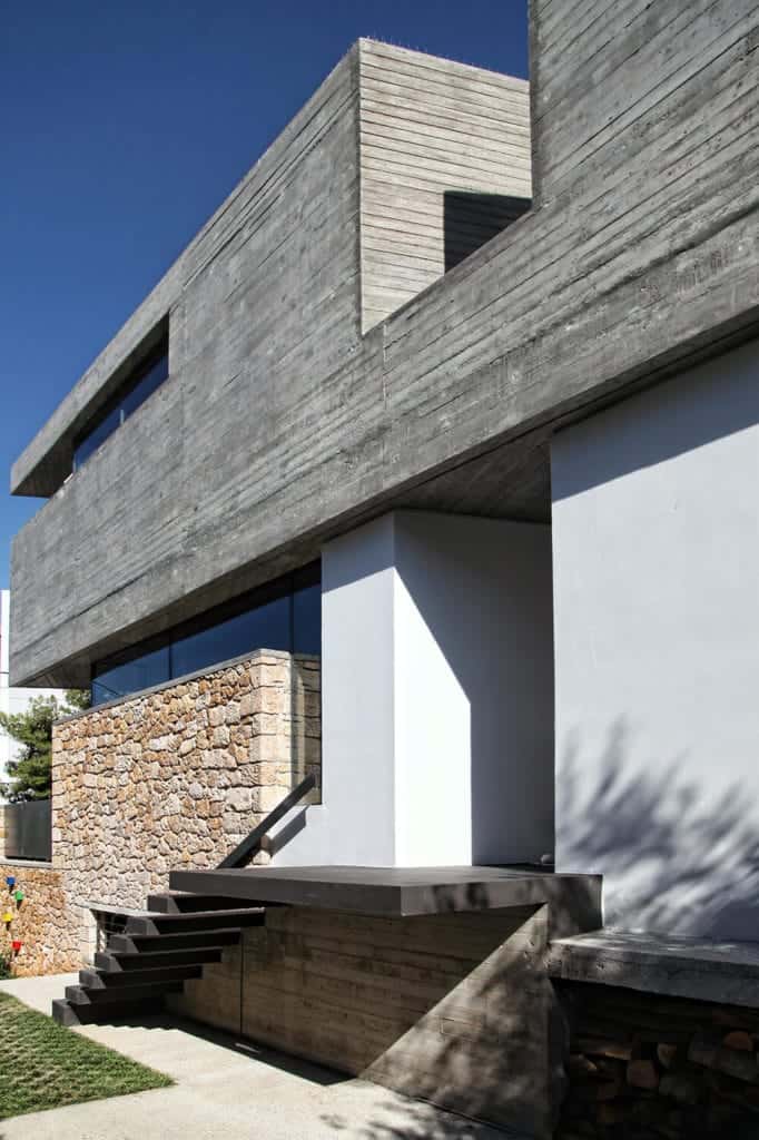 Creative A & A House by Work of Architects (WoARCHITECTS)