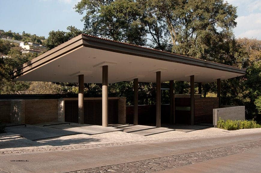 Stunning La Hidalga House by Grupo Arquitectura