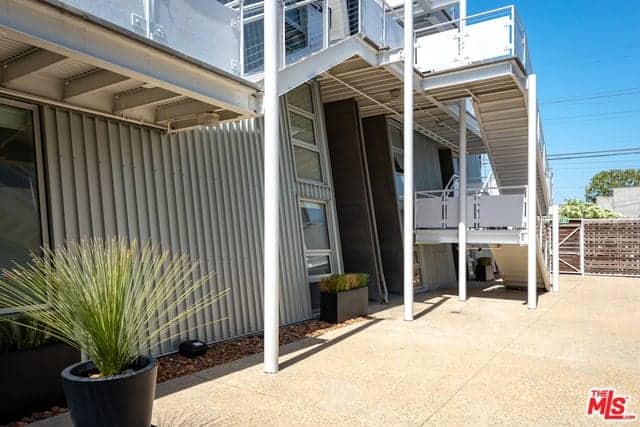 Chic Residential with Dynamite Open Floor Plan, 15 ft.-Ceilings, Gallery Art Walls, and Polished Concrete Floors